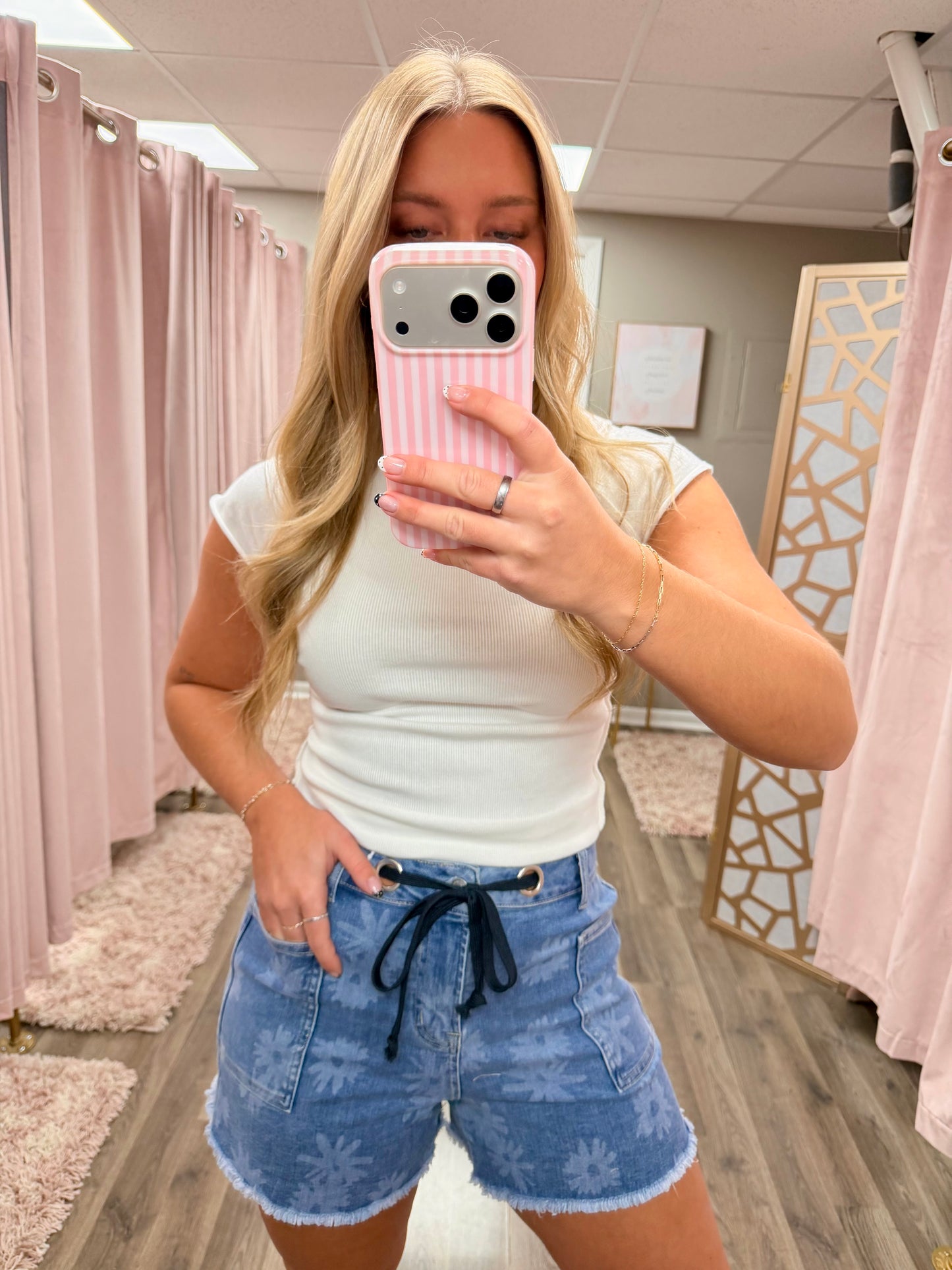 Comfort Stretch Daisy Loose Fit Short