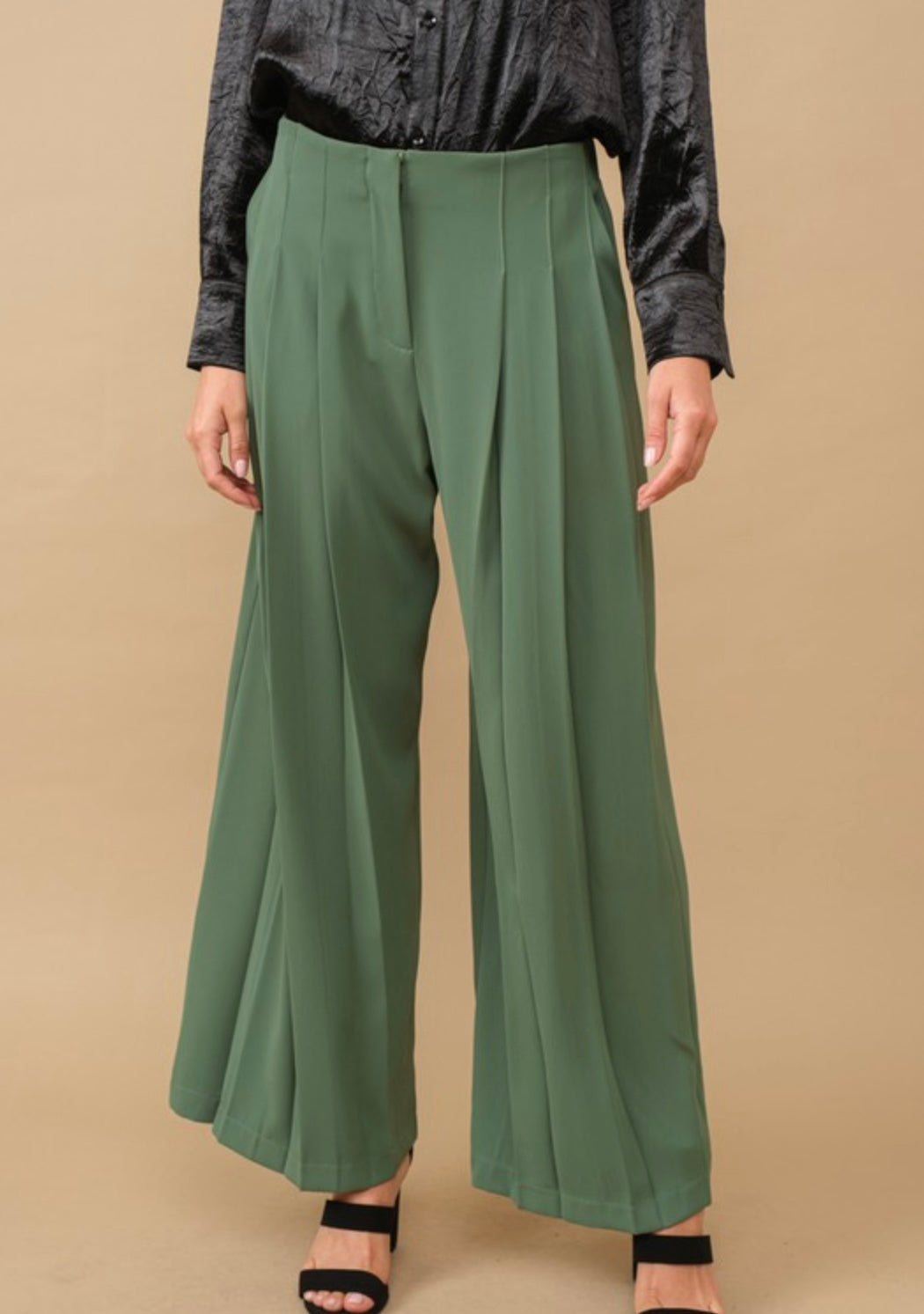 Woven Front Pleated Pant