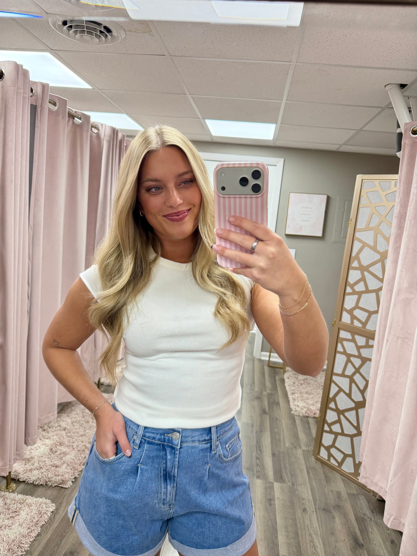 Comfort Stretch Loose Fit Denim Short
