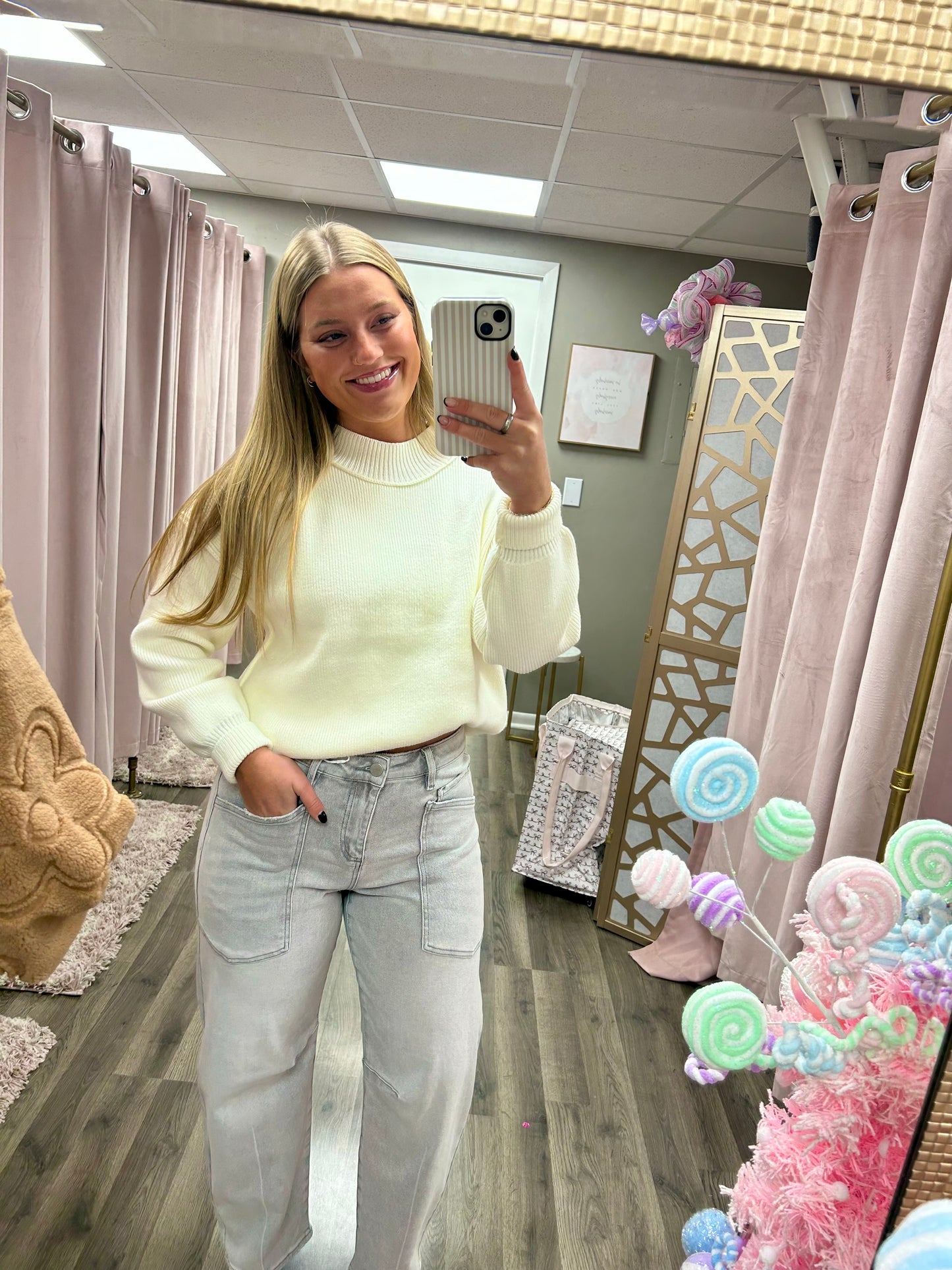 Risen Mid Rise Barrel Leg Jean W/ Pocket Detail