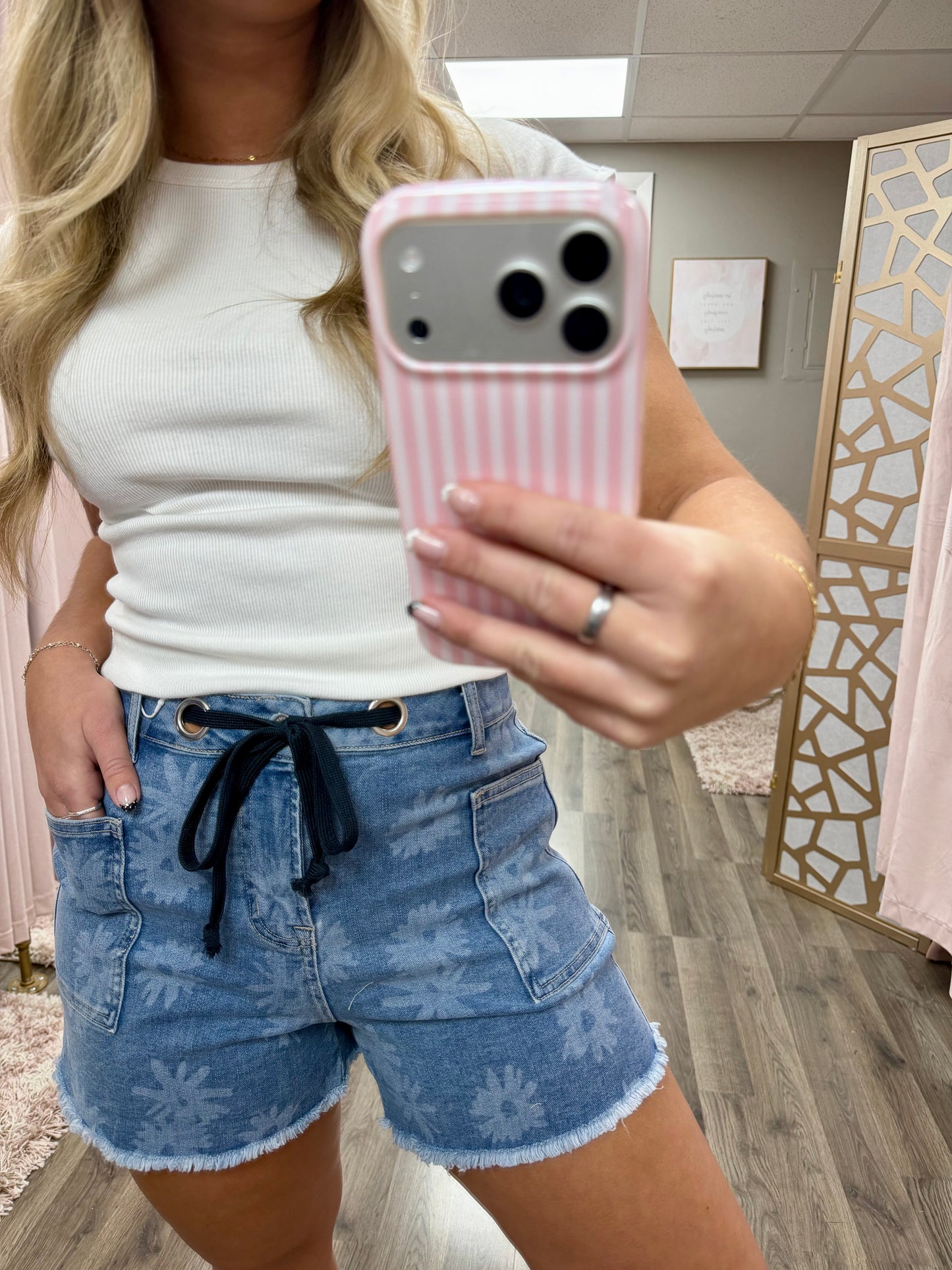 Comfort Stretch Daisy Loose Fit Short