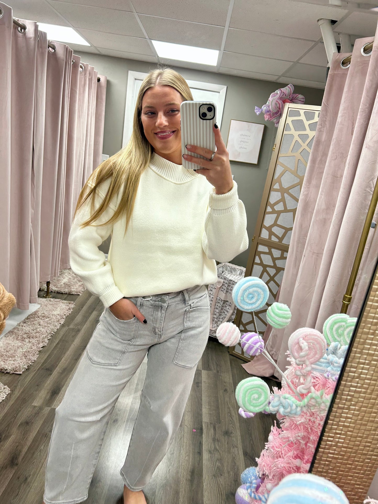 Risen Mid Rise Barrel Leg Jean W/ Pocket Detail