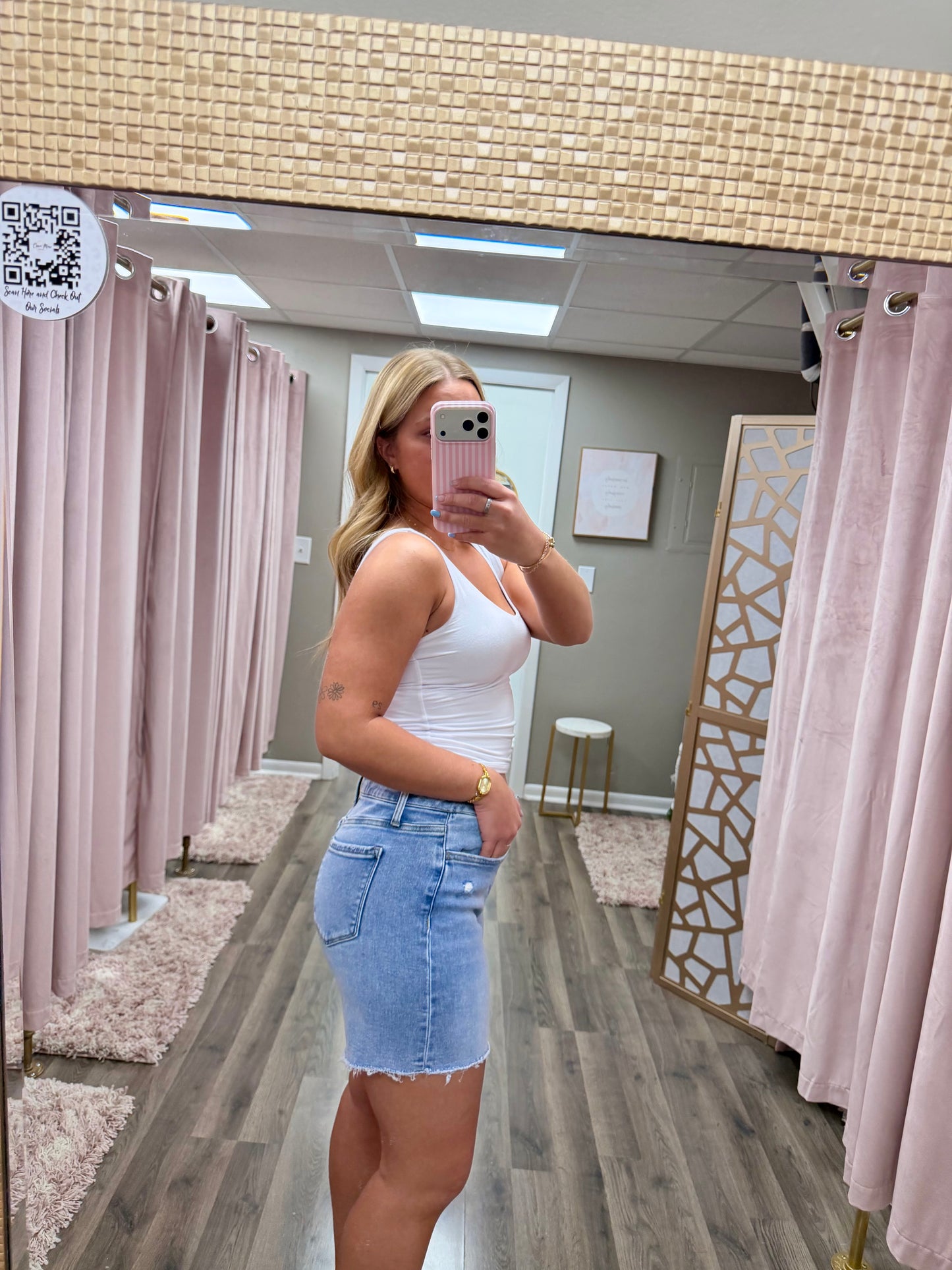 Vervet High Rise Raw Hem Short