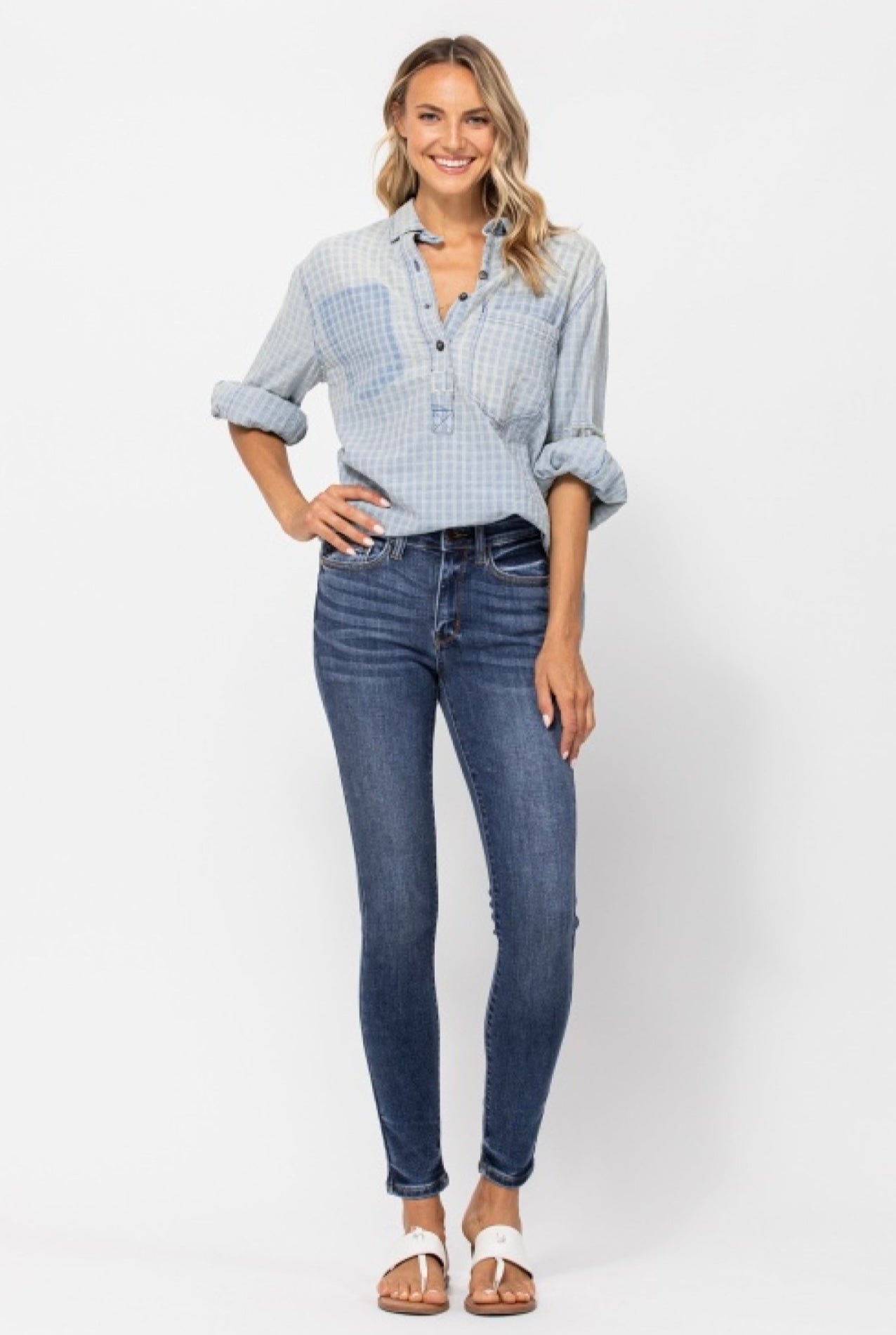 Judy Blue Mid Rise Skinny Handsand Jean