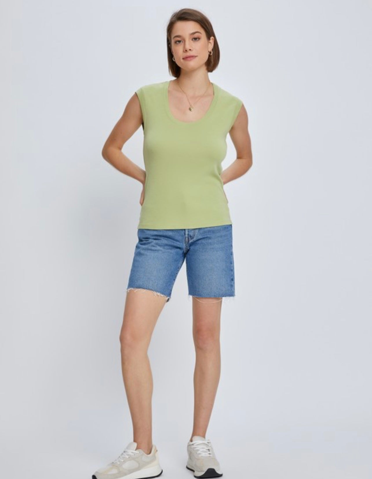 Basic Scoop Neck Cap Sleeve Top