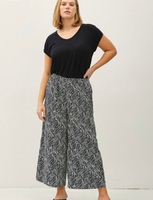 Lightweight Flowy Cropped Pant