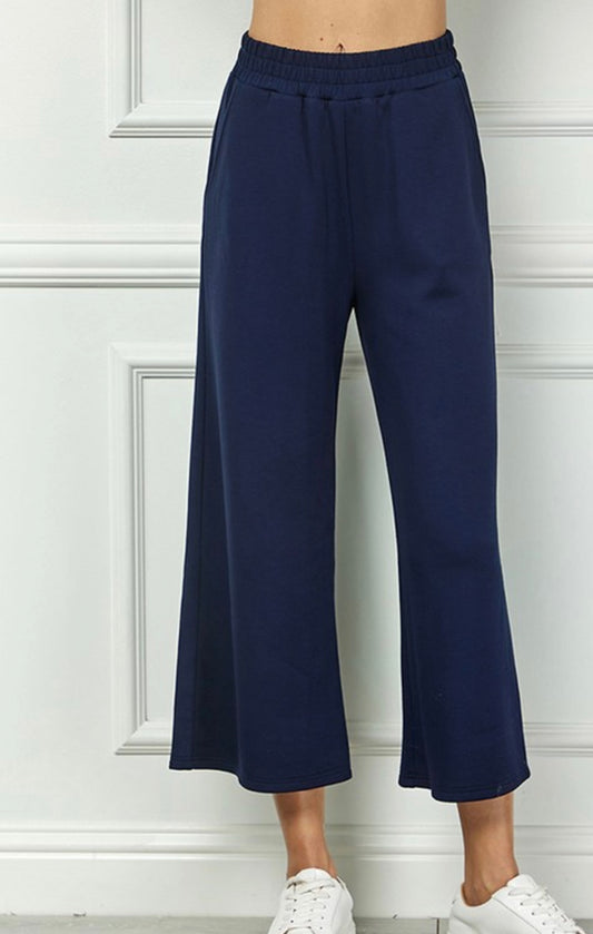 Soft Cropped Wide Pants