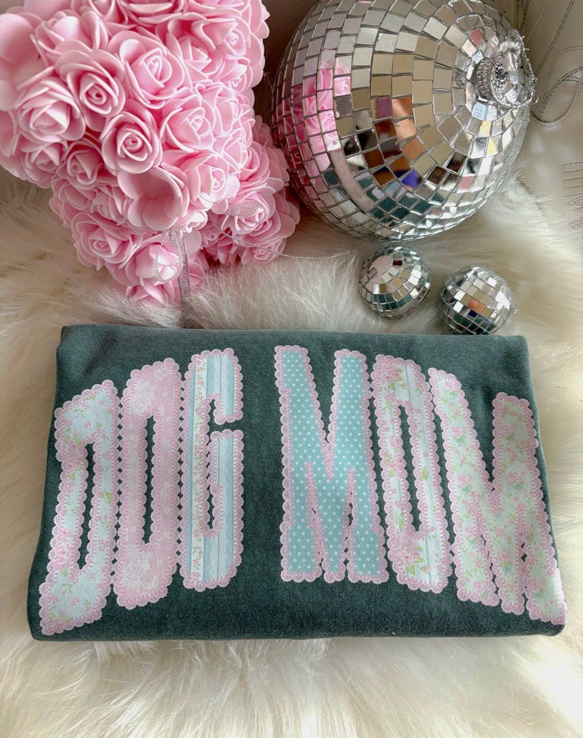 Pastel 'Dog Mom' Graphic Tee