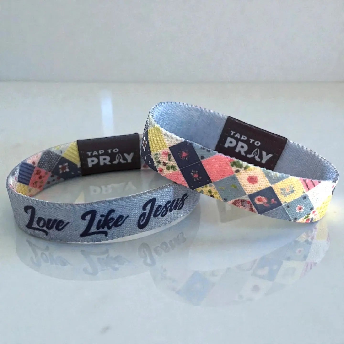 Tap to Pray Love Like Jesus